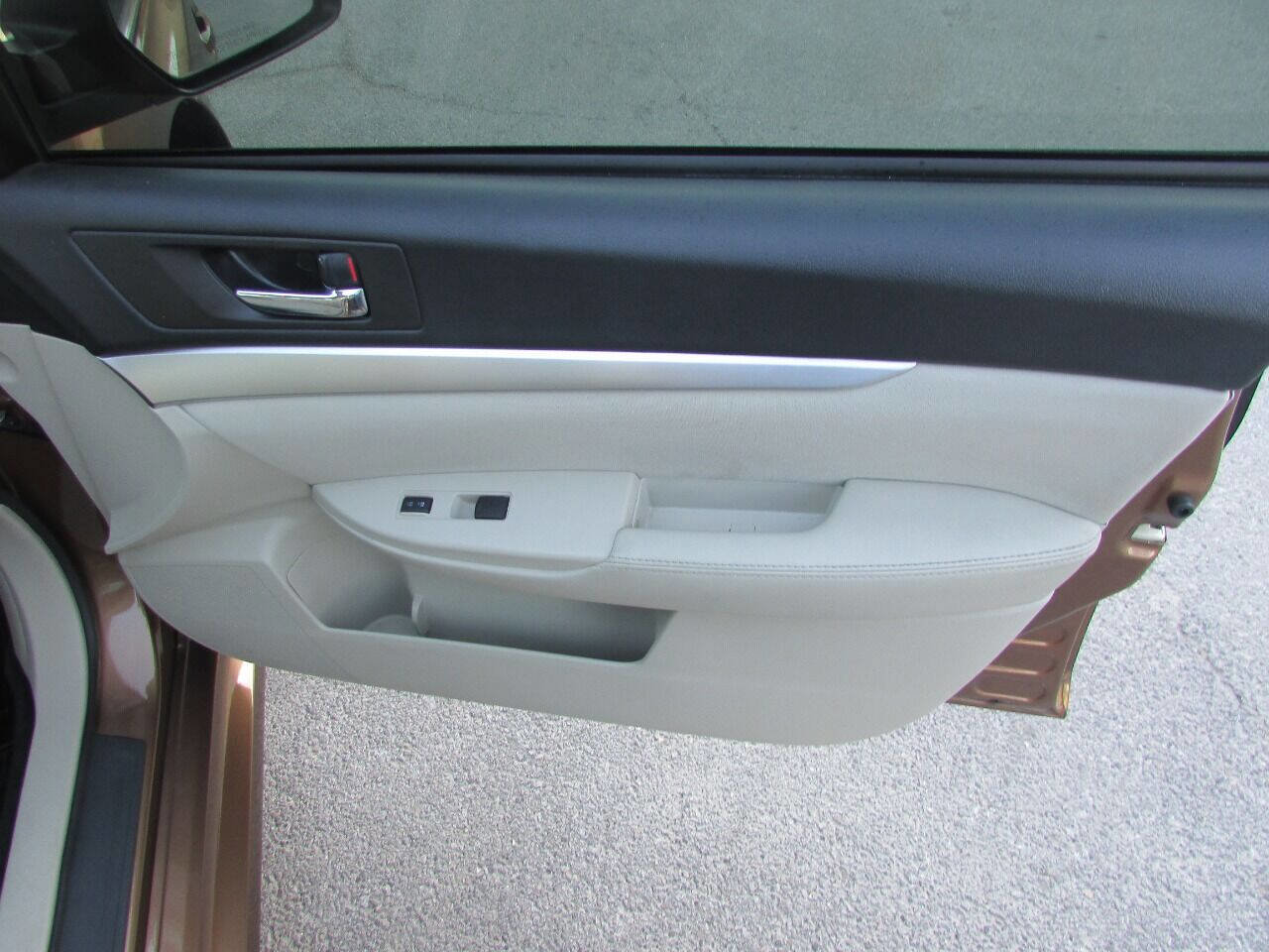 Used 2011 Subaru Legacy 2.5i image 39