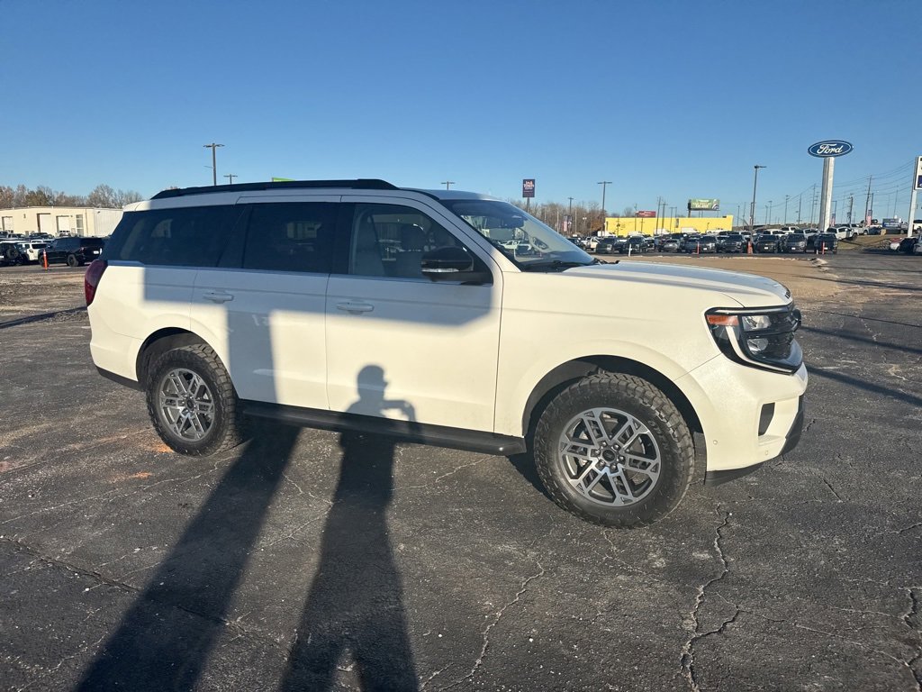 Used 2025 Ford Expedition Active image 19
