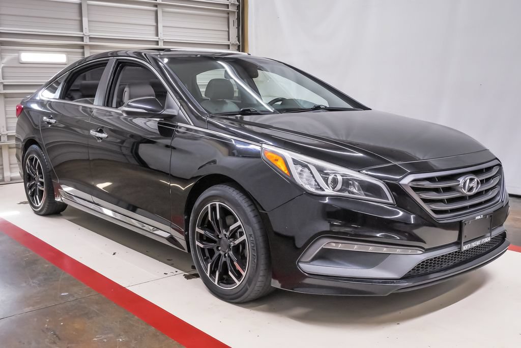 Used 2017 Hyundai Sonata Limited w/ Cargo Package FWD image 5