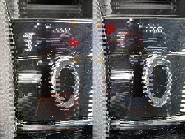 Used 2023 Jeep Grand Cherokee Limited w/ Black Appearance Package image 35