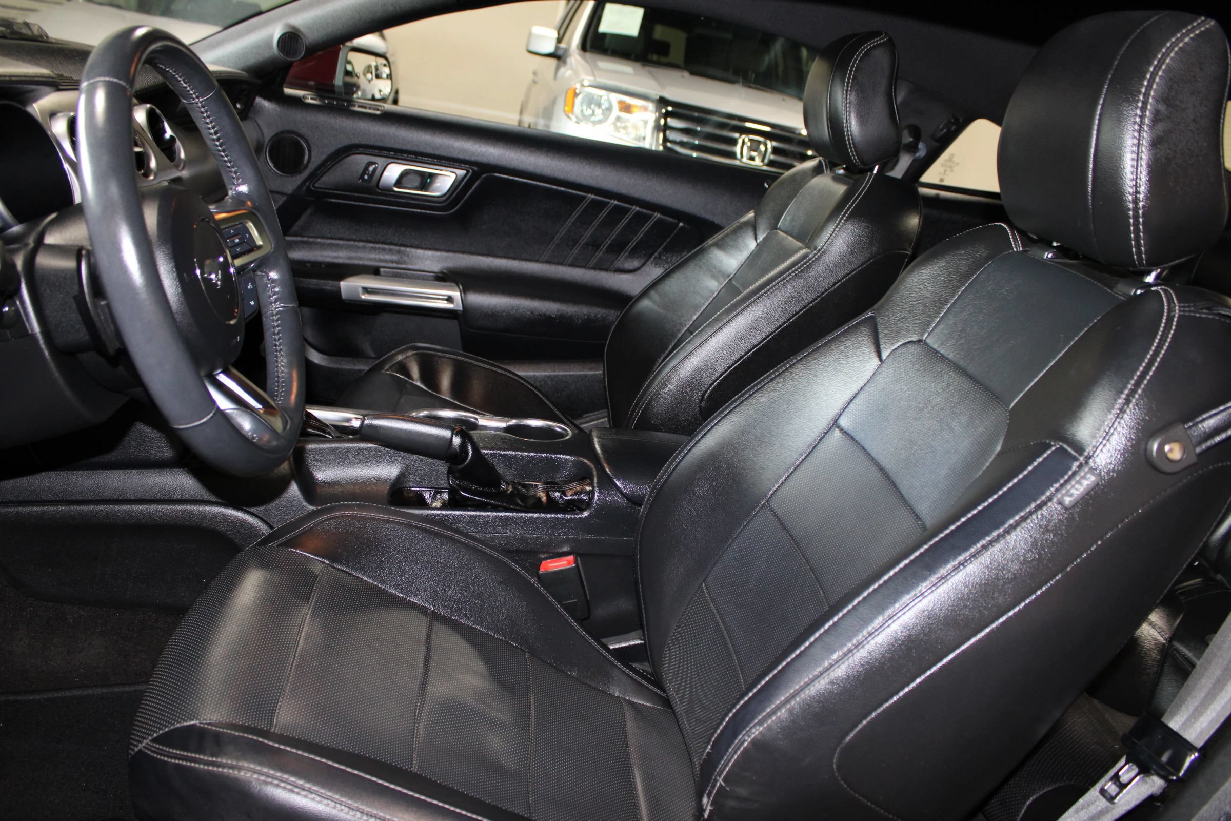 Used 2018 Ford Mustang Premium w/ Enhanced Security Package RWD image 22