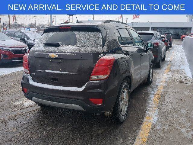 Used 2021 Chevrolet Trax LT w/ LT Convenience Package image 8