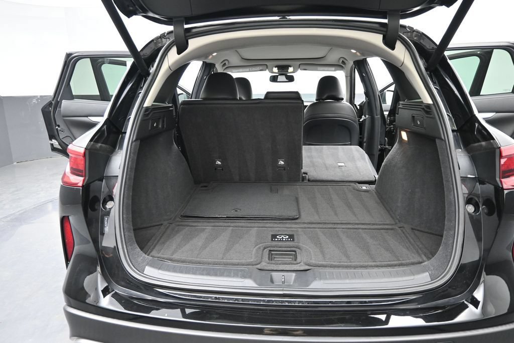 Used 2019 INFINITI QX50 Luxe w/ Navigation Package AWD/4WD image 12