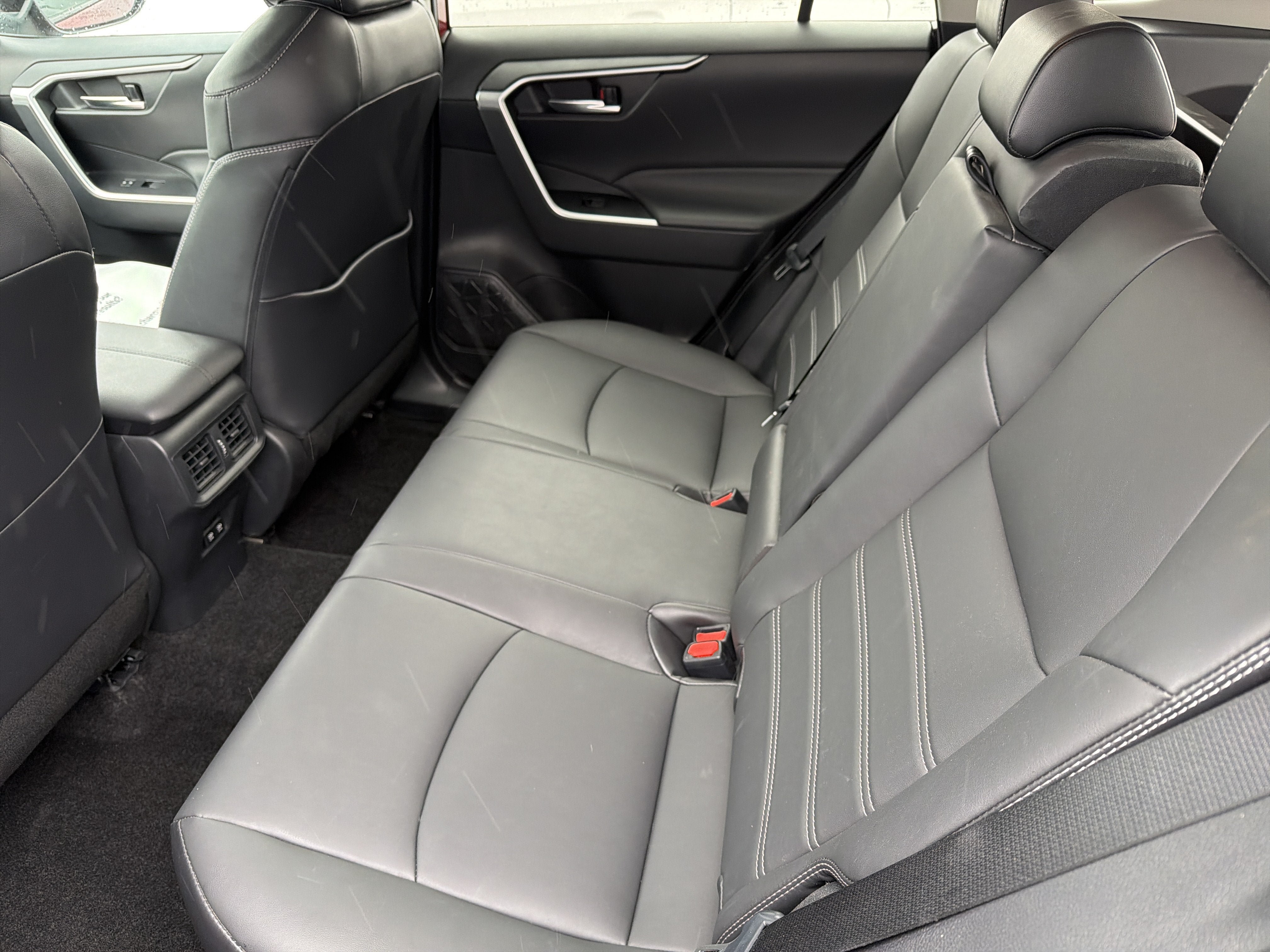 Used 2021 Toyota RAV4 XLE Premium AWD/4WD image 23
