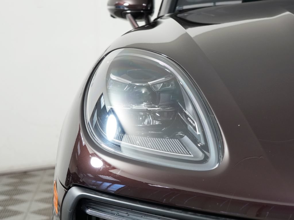 Used 2026 Porsche Macan S AWD/4WD image 11