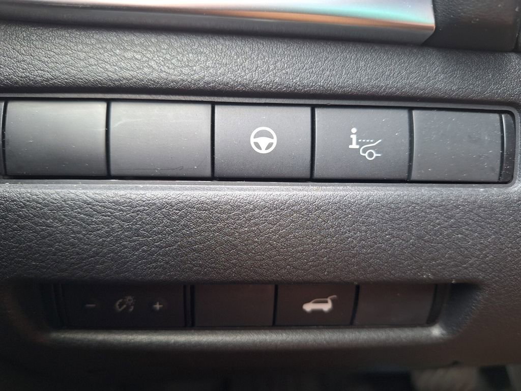 Used 2023 Nissan Rogue Platinum w/ Platinum Premium Package image 12