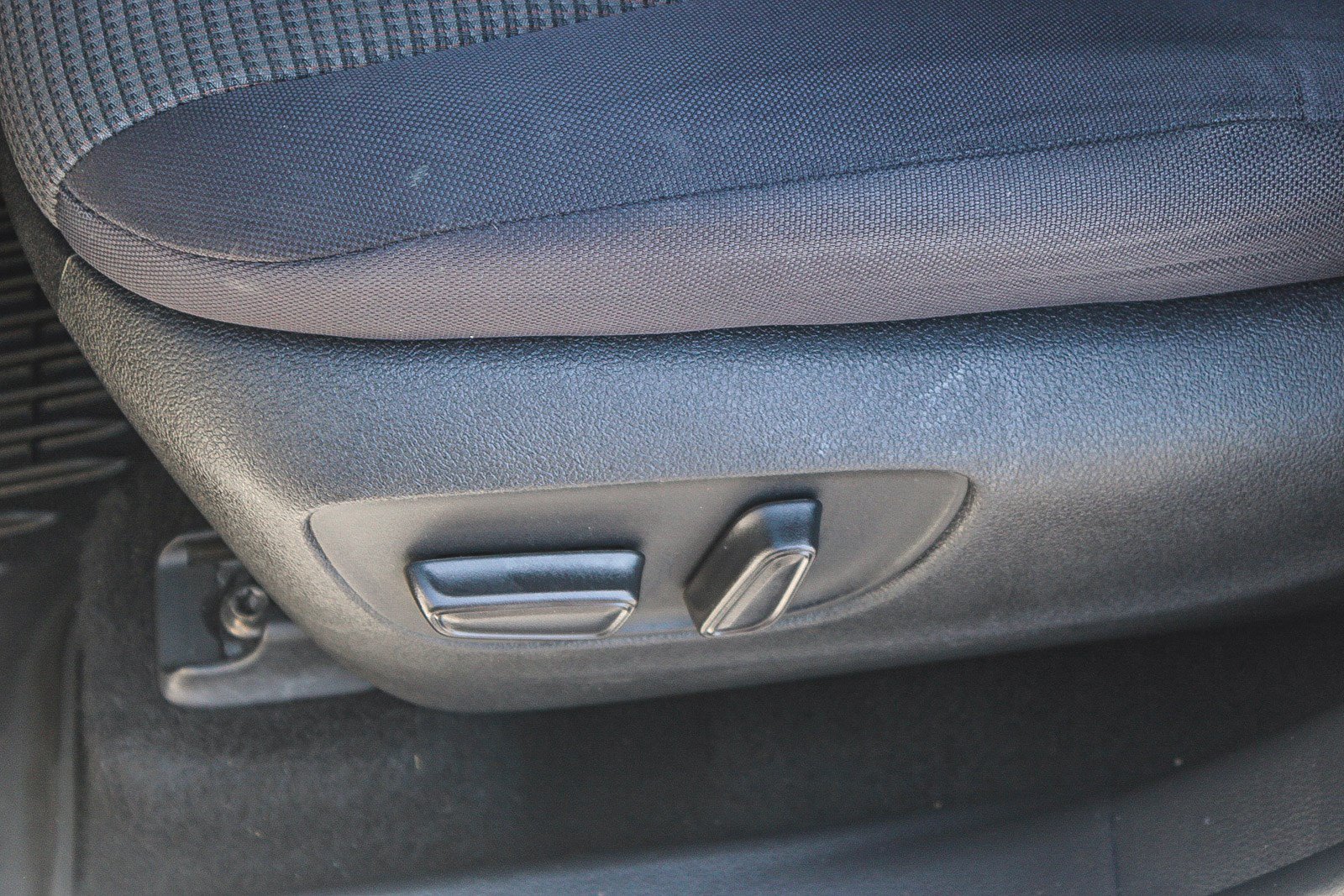 Used 2021 Toyota Highlander L FWD image 22