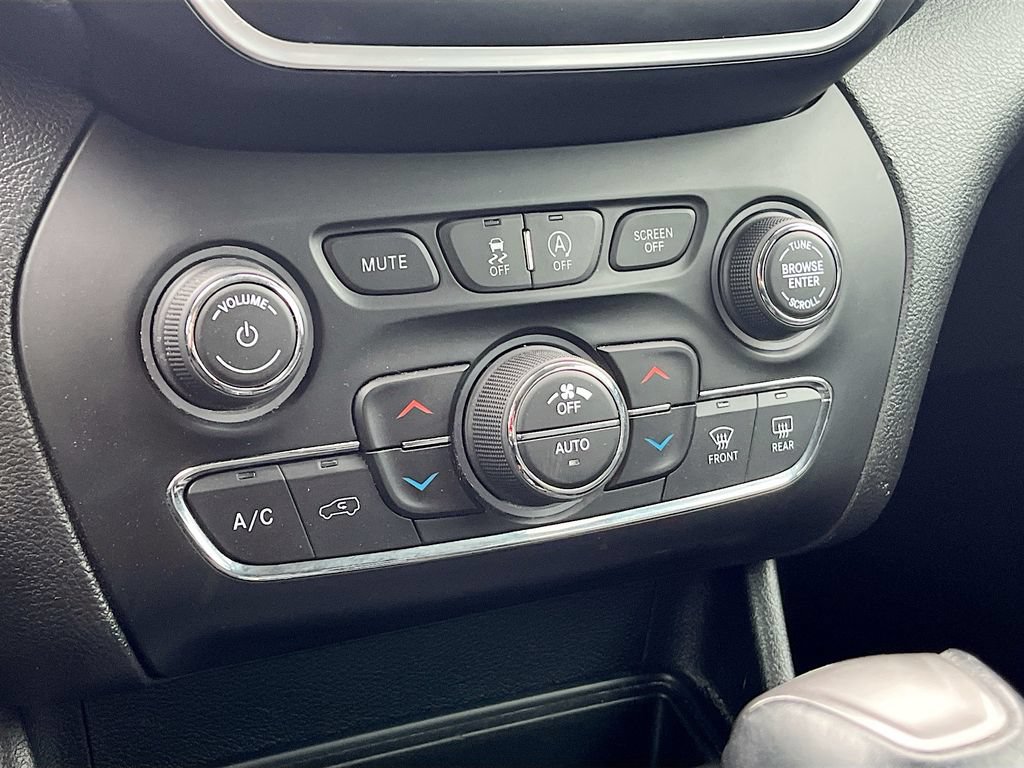 Used 2022 Jeep Cherokee Latitude Lux AWD/4WD image 15