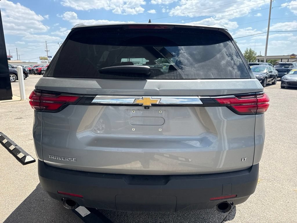 Used 2023 Chevrolet Traverse LT FWD image 4