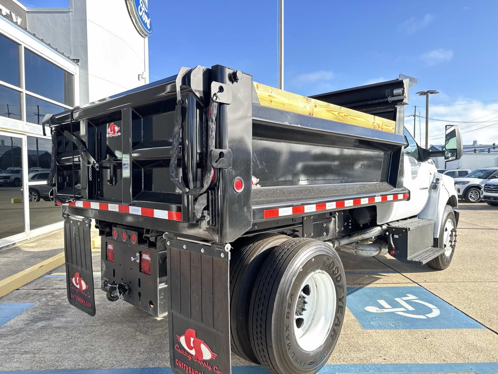 Used 2025 Ford F650 2WD Regular Cab Super Duty image 9