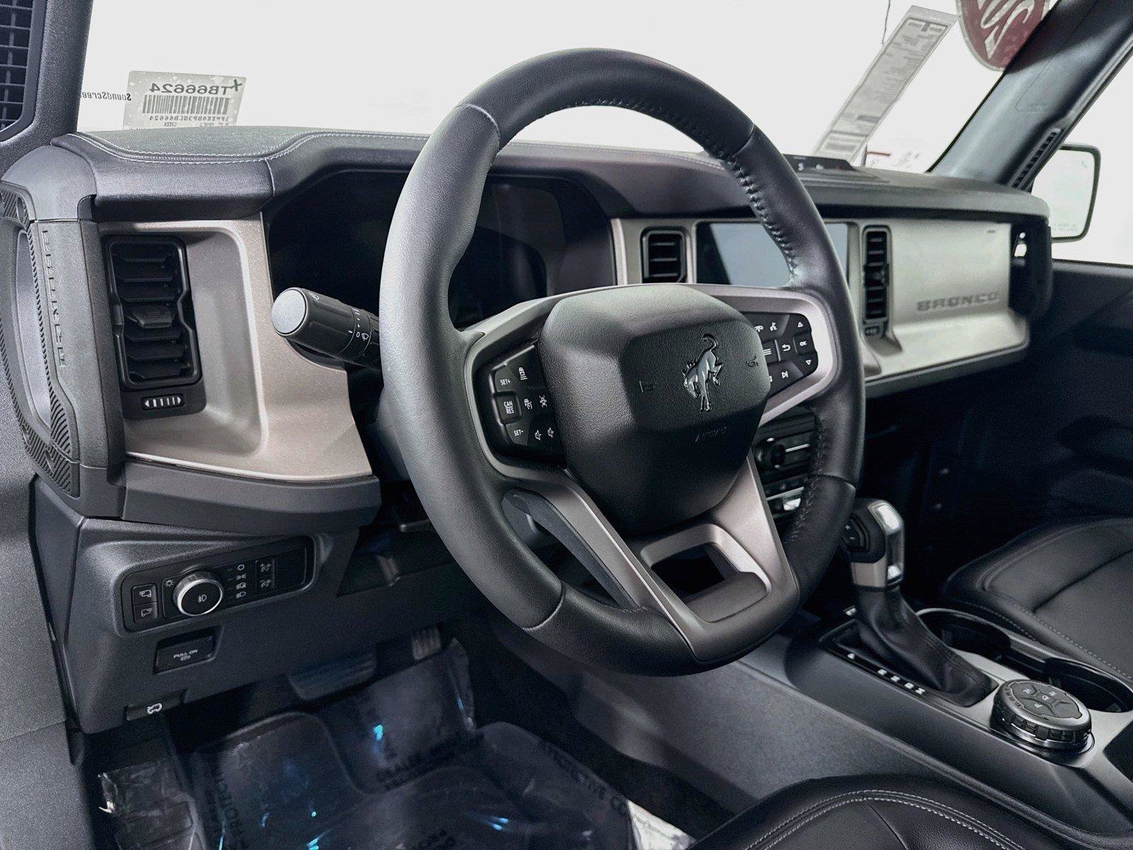 Used 2025 Ford Bronco Outer Banks AWD/4WD image 4