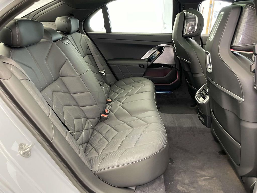 New 2026 BMW 740i xDrive AWD/4WD image 17