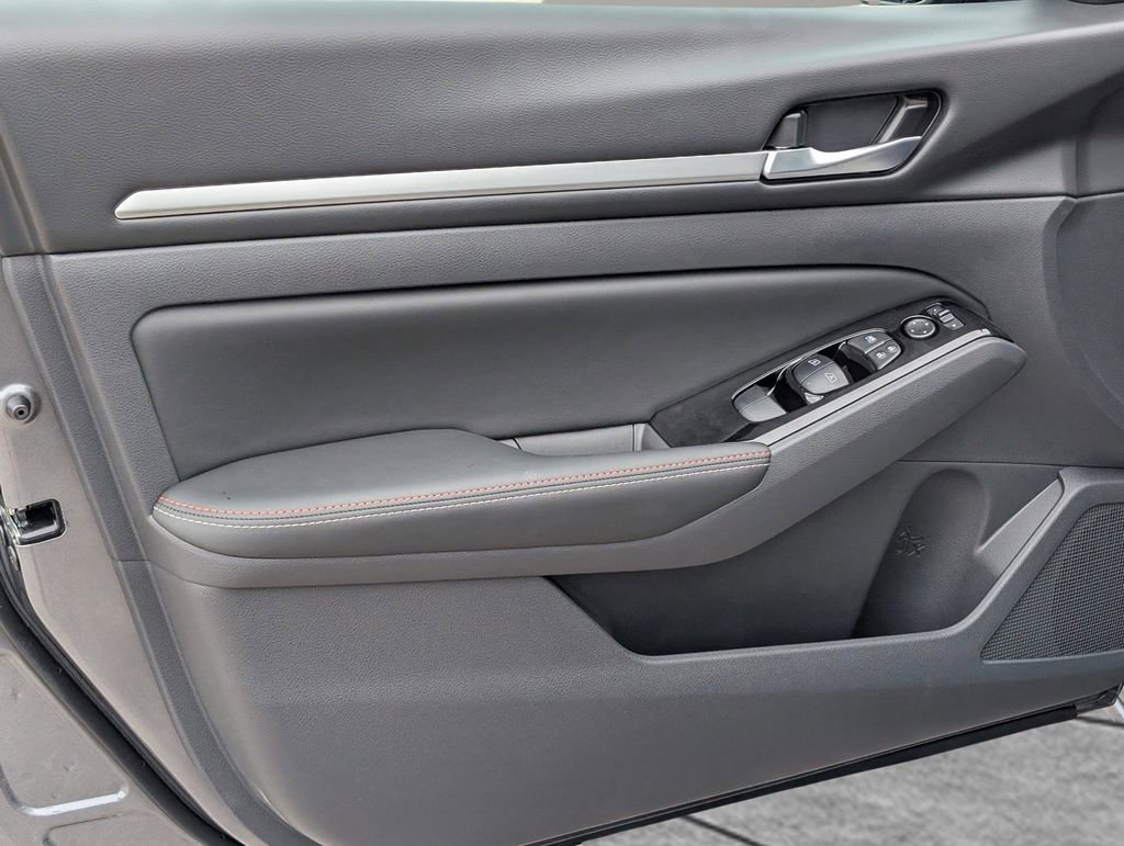 New 2025 Nissan Altima 2.5 SR w/ SR Premium Package image 15