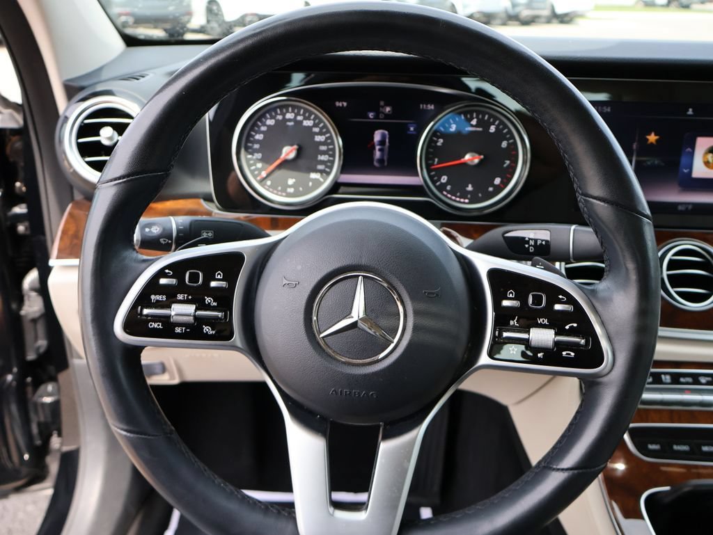 Used 2019 Mercedes-Benz E 300 4MATIC image 32