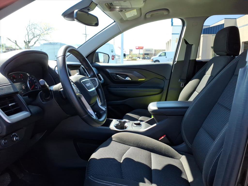 Used 2024 GMC Terrain SLE image 25