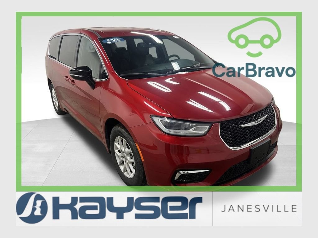 Used 2025 Chrysler Pacifica Select