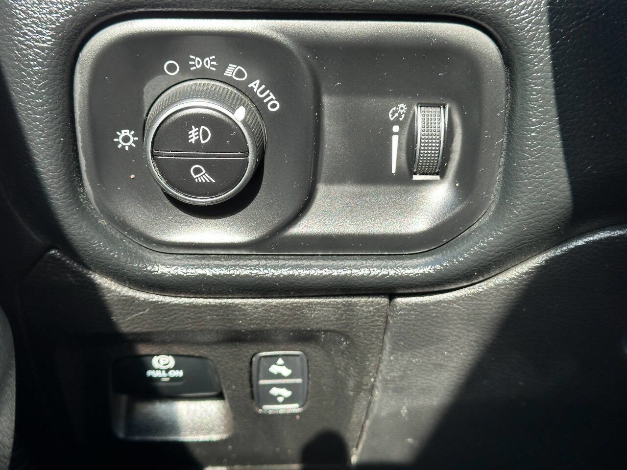 Used 2021 RAM 1500 Big Horn image 32