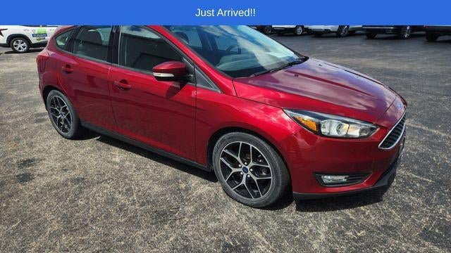Used 2017 Ford Focus SEL w/ Cold Weather Package FWD image 5