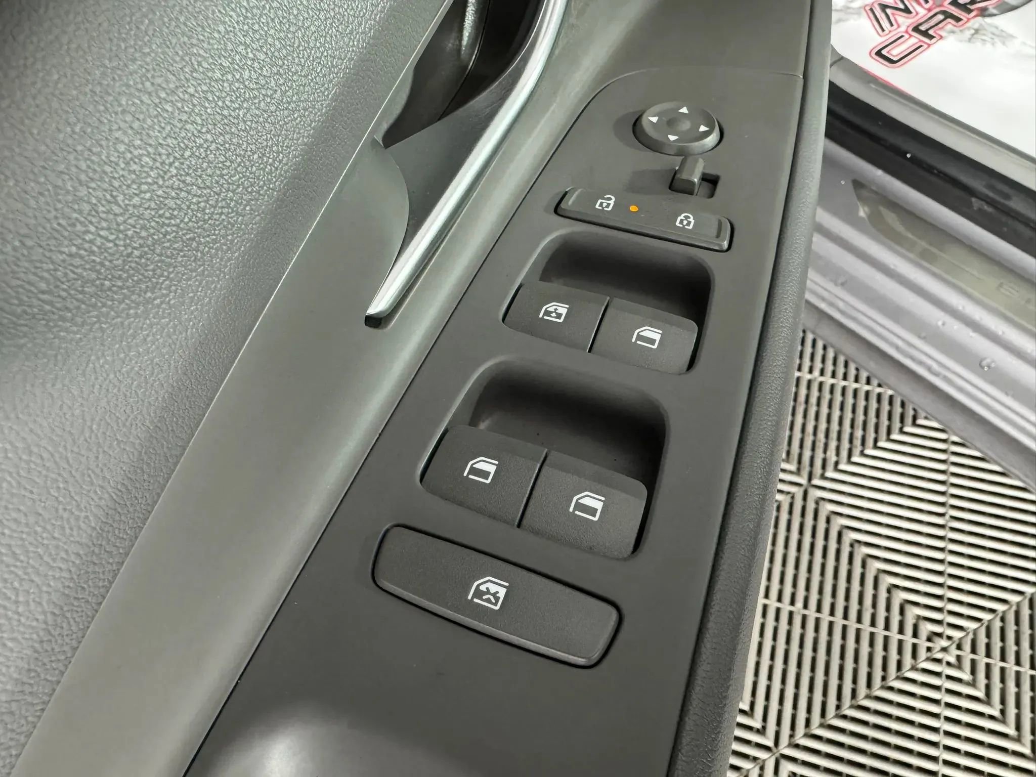 Used 2025 Hyundai Elantra Sport FWD image 37