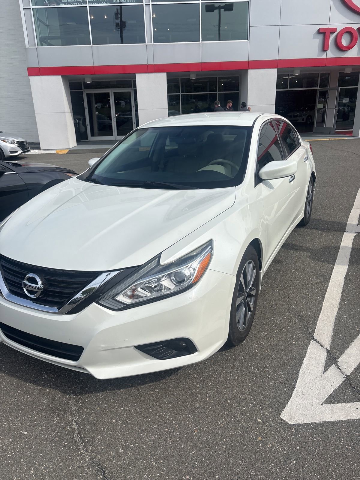Used 2017 Nissan Altima 2.5 SV FWD image 3