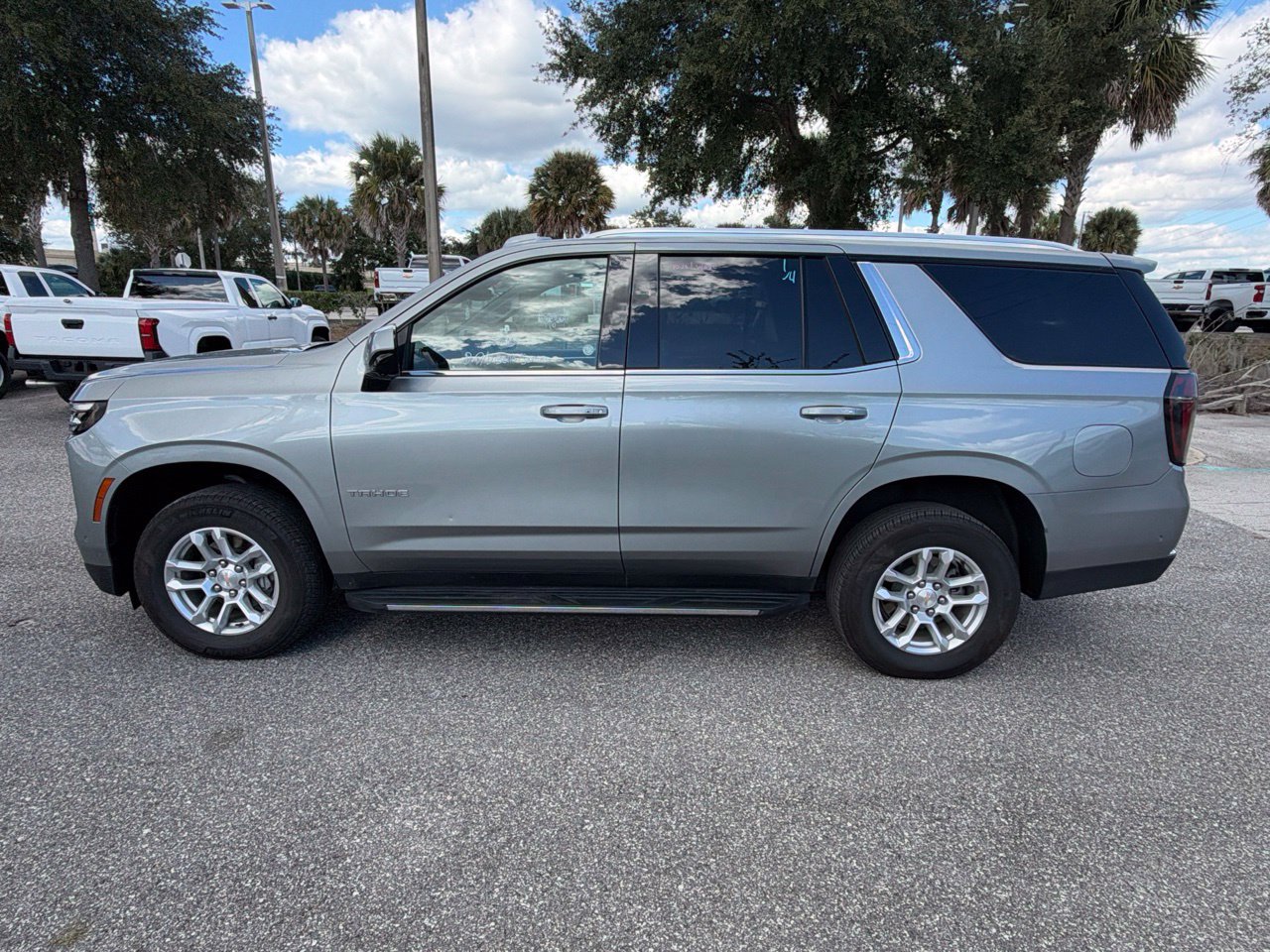 Used 2025 Chevrolet Tahoe LT AWD/4WD image 2