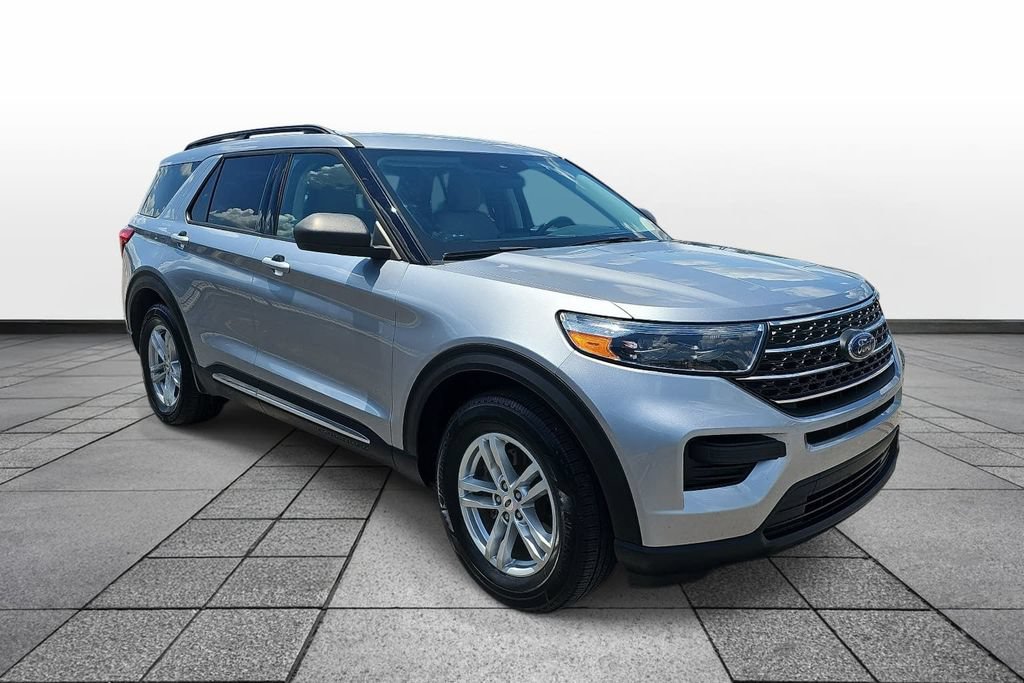 Used 2022 Ford Explorer XLT w/ Class IV Trailer Tow Package RWD image 3