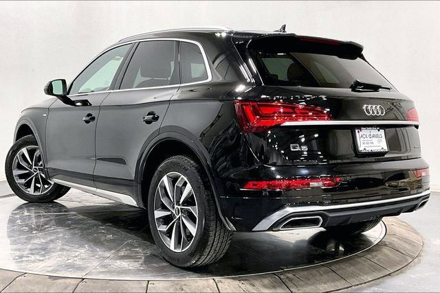Used 2023 Audi Q5 2.0T Premium w/ Convenience Package image 11