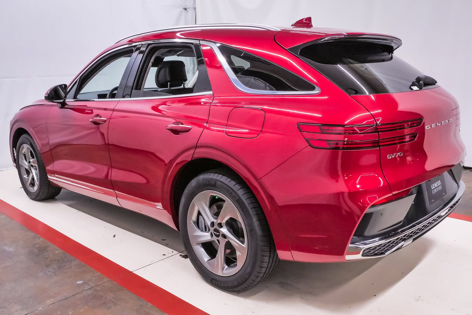 Certified 2026 Genesis GV70 2.5T AWD/4WD image 8