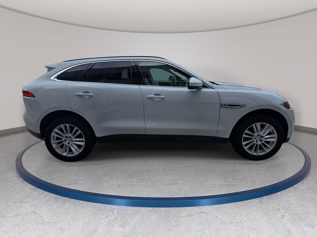 Used 2017 Jaguar F-PACE Prestige AWD/4WD image 5