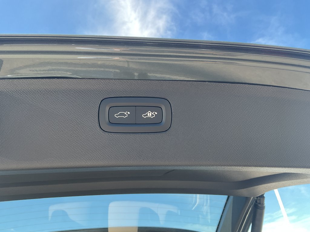 New 2027 Volvo XC90 B6 Plus AWD/4WD image 10