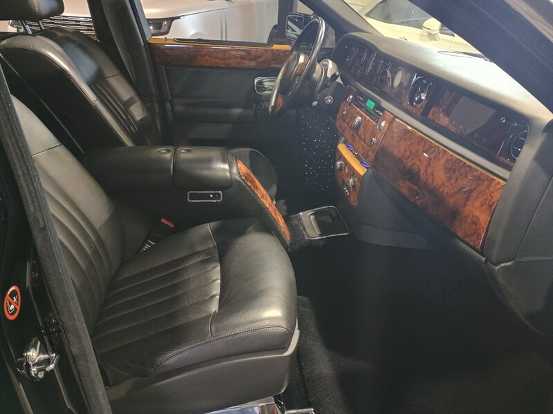 Used 2009 Rolls-Royce Phantom Sedan RWD image 40