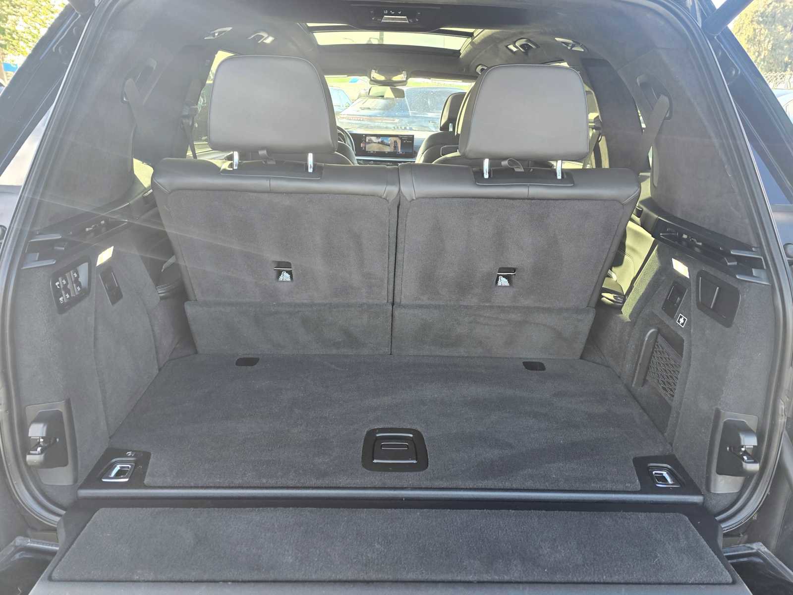 Used 2023 BMW X7 xDrive40i w/ M Sport Package image 18