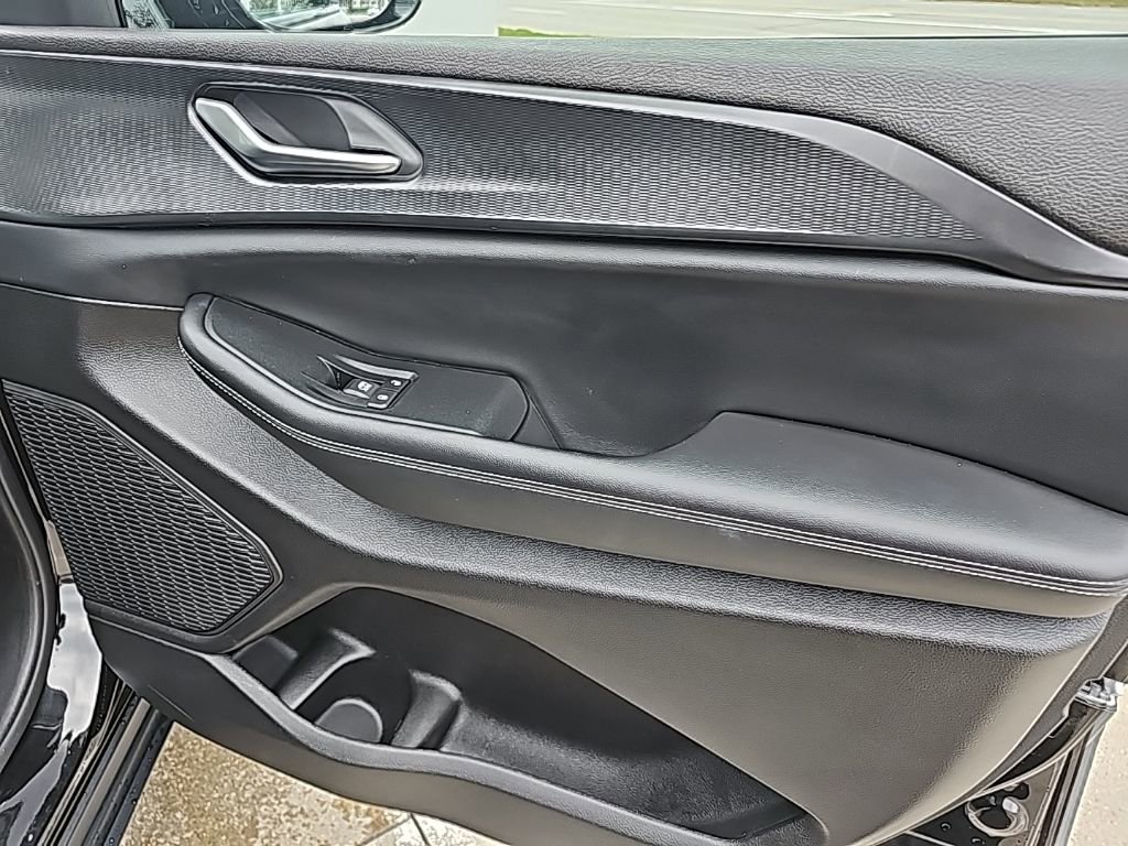 Certified 2024 Jeep Grand Cherokee Altitude image 26