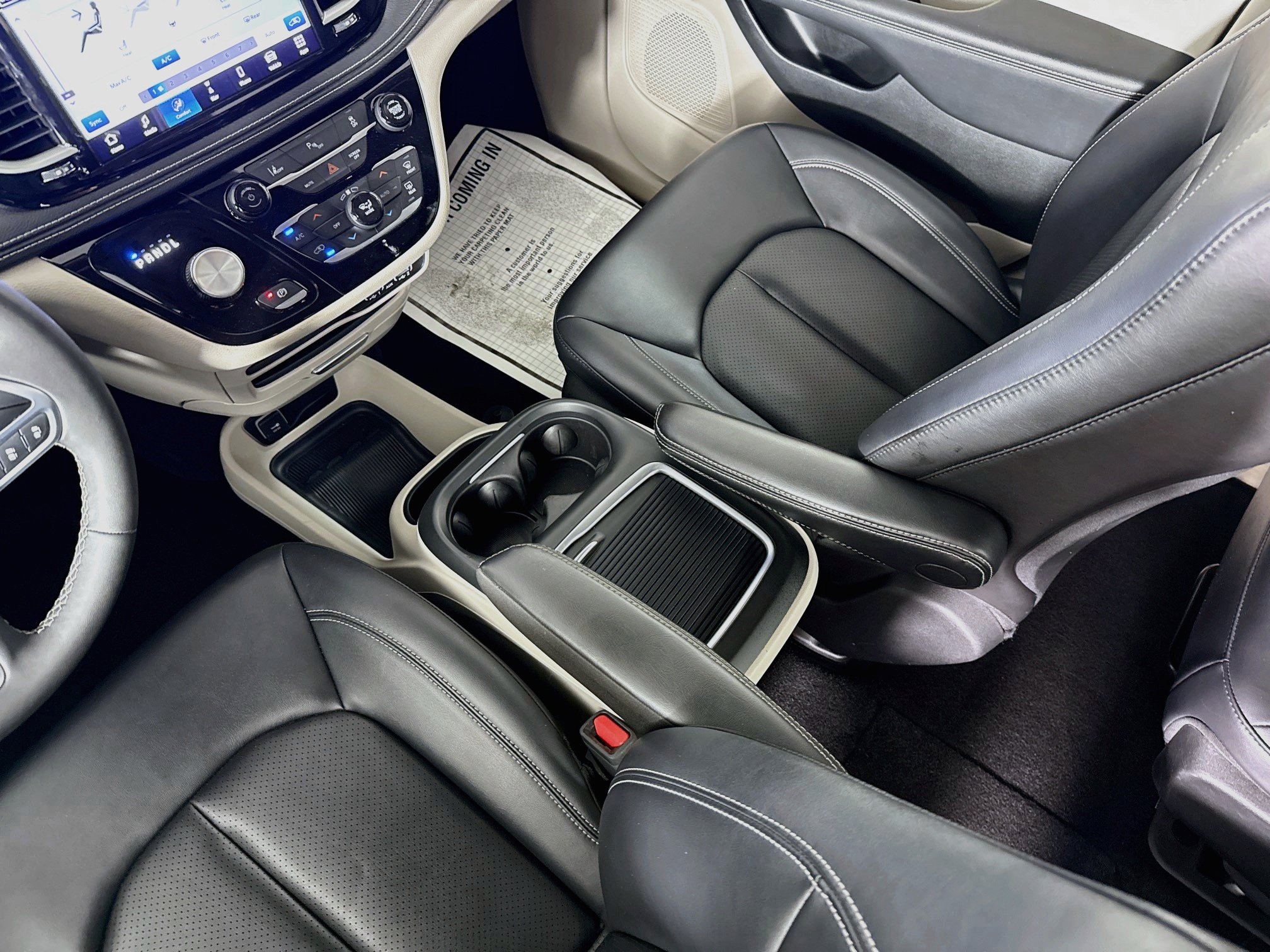 Used 2024 Chrysler Pacifica Limited FWD image 28