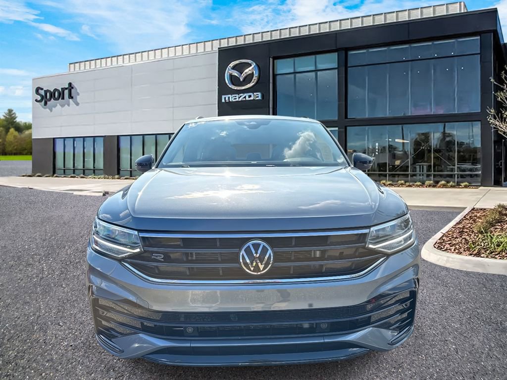 Used 2022 Volkswagen Tiguan SE R-Line image 9