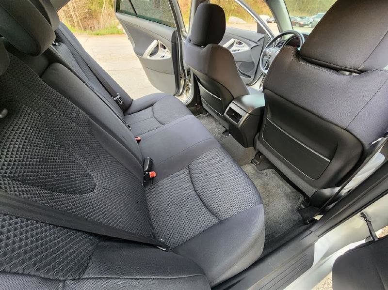 Used 2010 Toyota Camry SE image 6