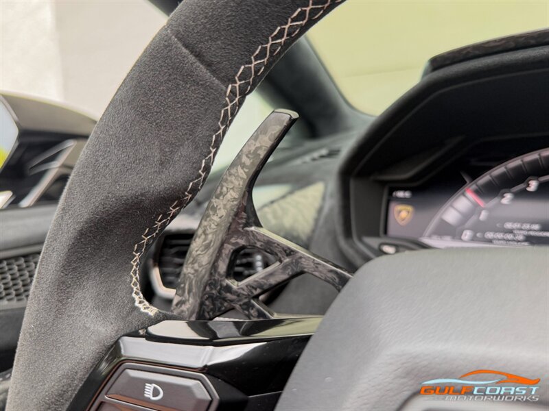 Used 2019 Lamborghini Huracan Performante AWD/4WD image 28