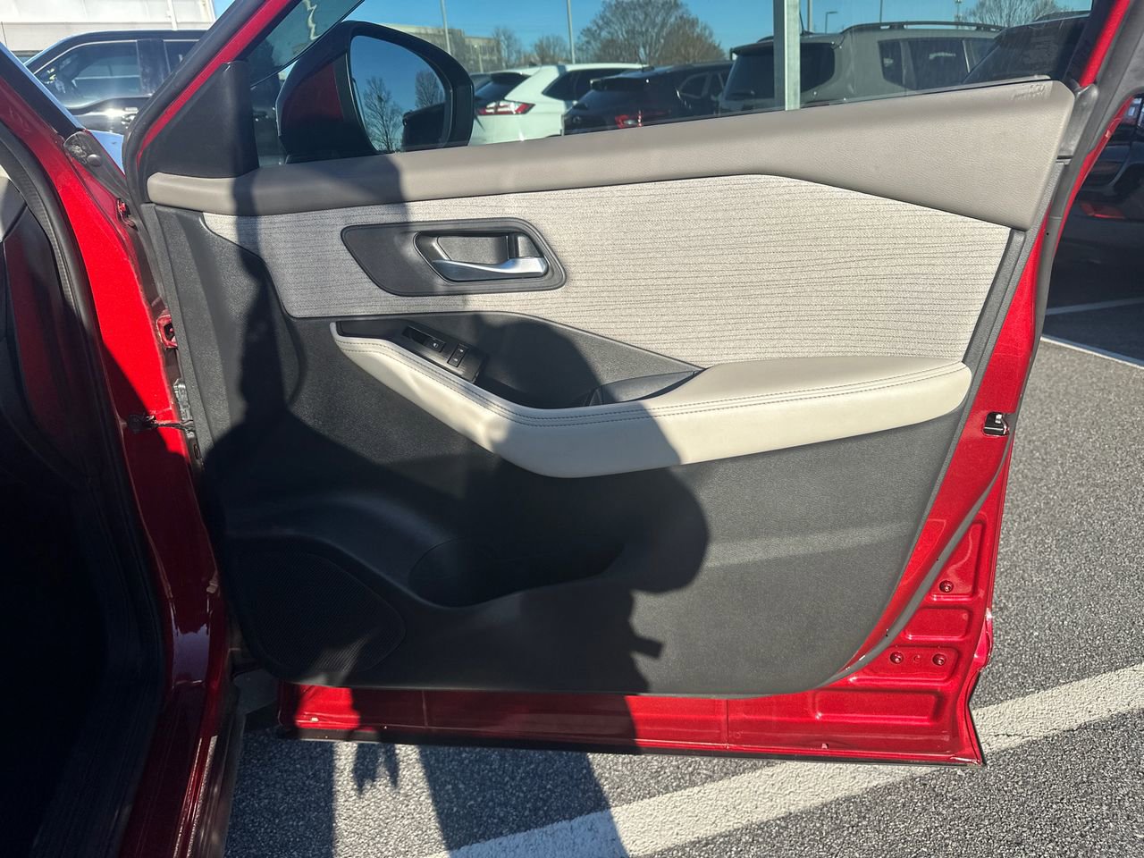 Used 2022 Nissan Rogue SV image 14