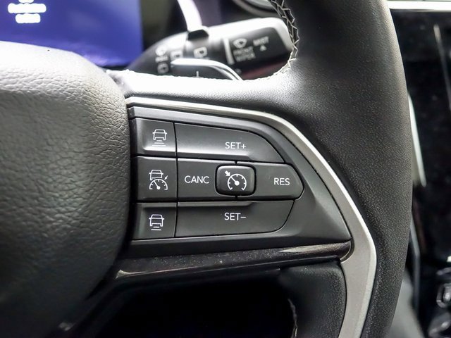 Used 2023 Jeep Grand Cherokee L Laredo image 18