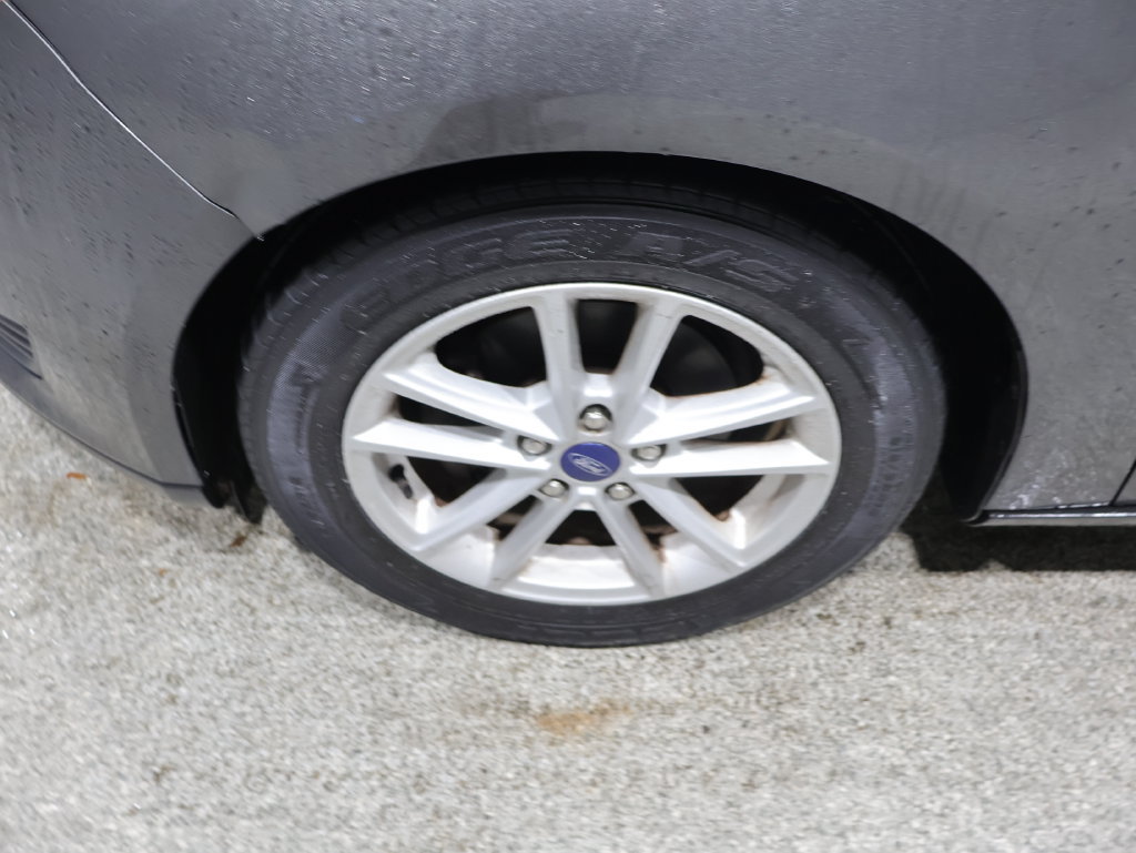 Used 2015 Ford Focus SE FWD image 9
