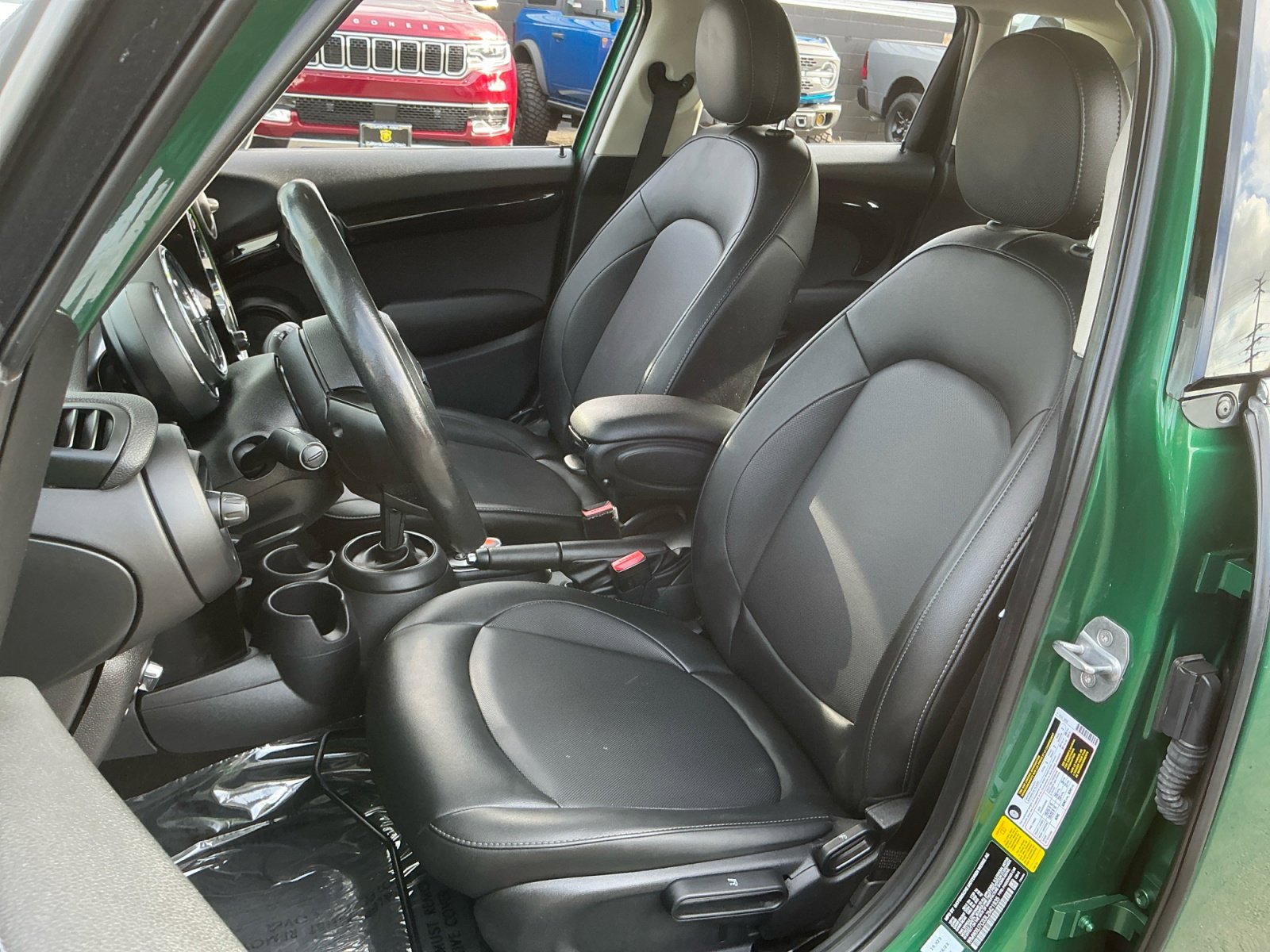 Used 2020 MINI Cooper 4-Door Hardtop FWD image 18
