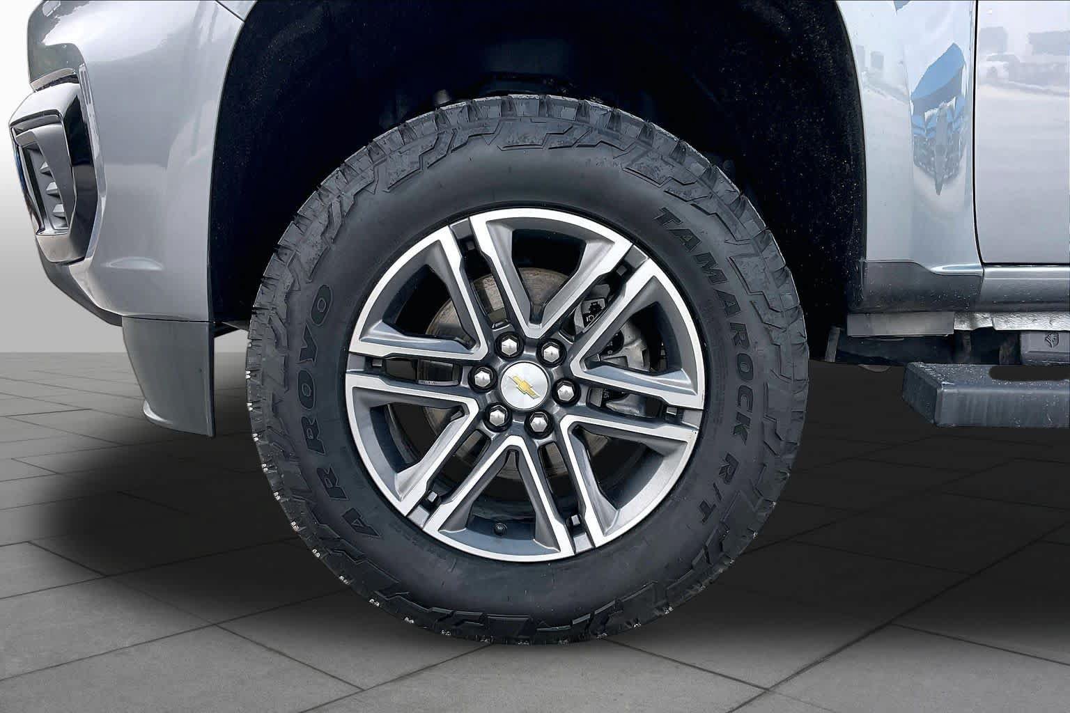 Used 2021 Chevrolet Colorado W/T w/ Custom Special Edition RWD image 11