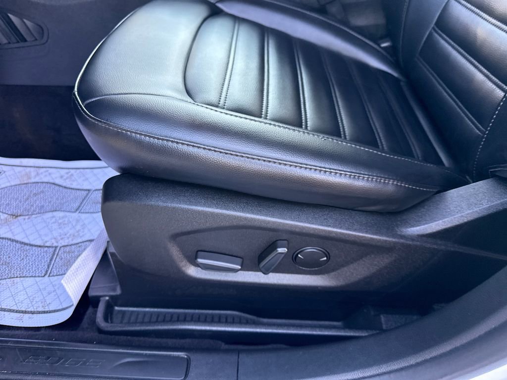 Used 2024 Ford Edge SEL image 26