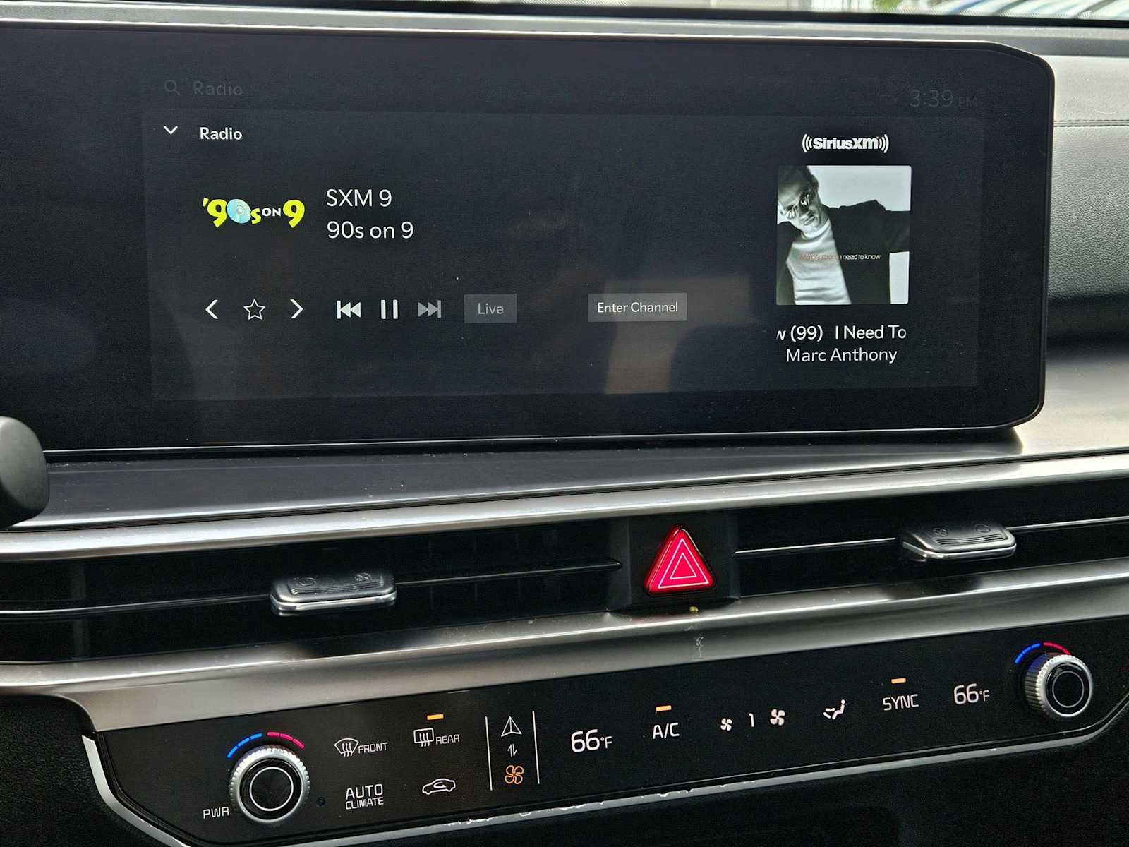 Certified 2024 Kia Sorento EX w/ Panoramic Sunroof Package FWD image 13