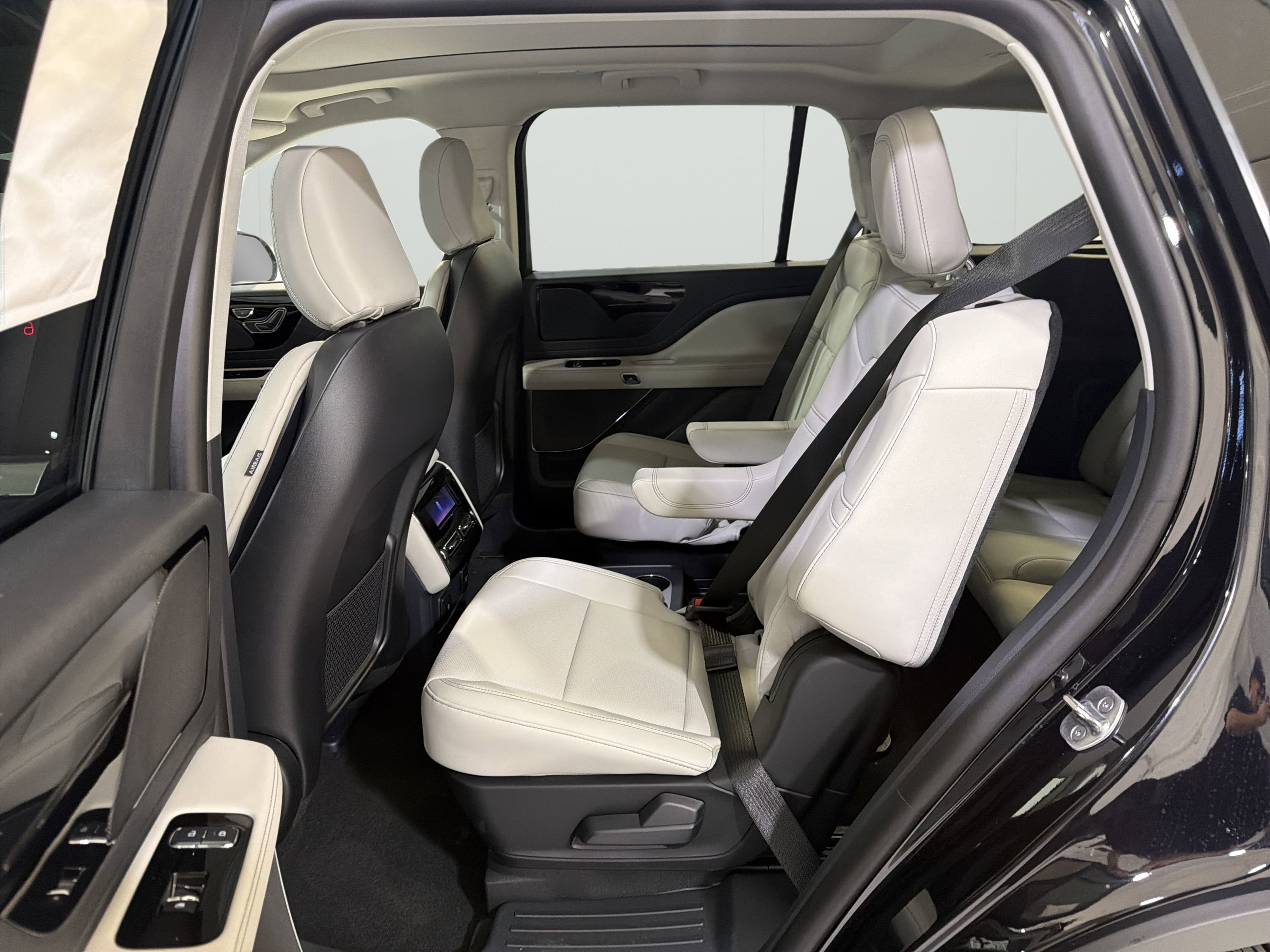 New 2026 Lincoln Aviator 2WD image 25