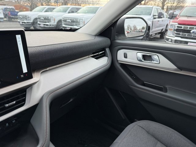 New 2026 Ford Explorer Active RWD image 18