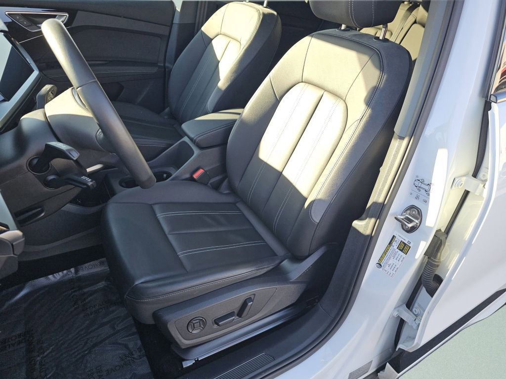 Used 2023 Audi Q4 e-tron Premium w/ Convenience Package image 6