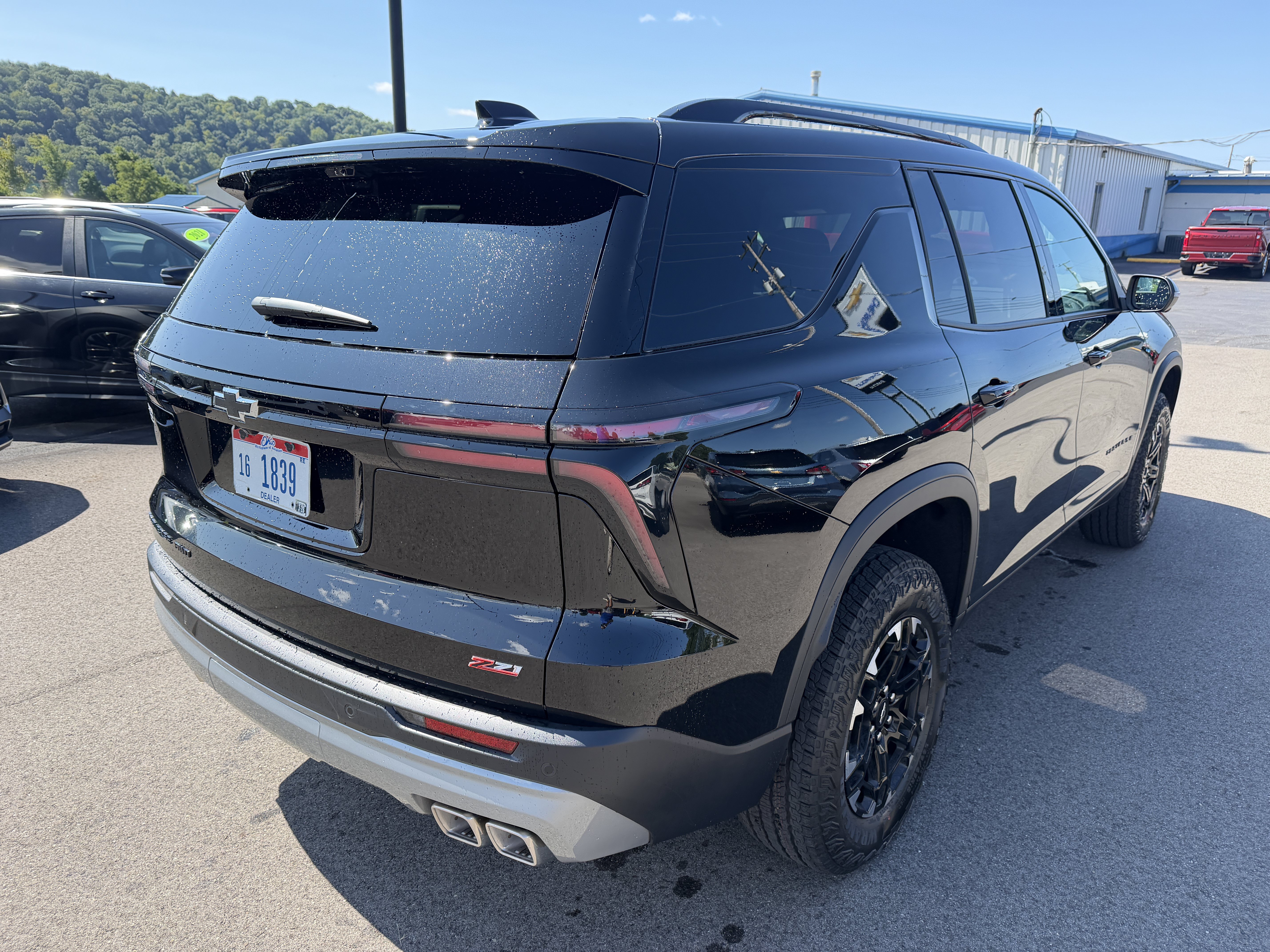 New 2027 Chevrolet Traverse Z71 w/ Driver Confidence Package AWD/4WD image 3