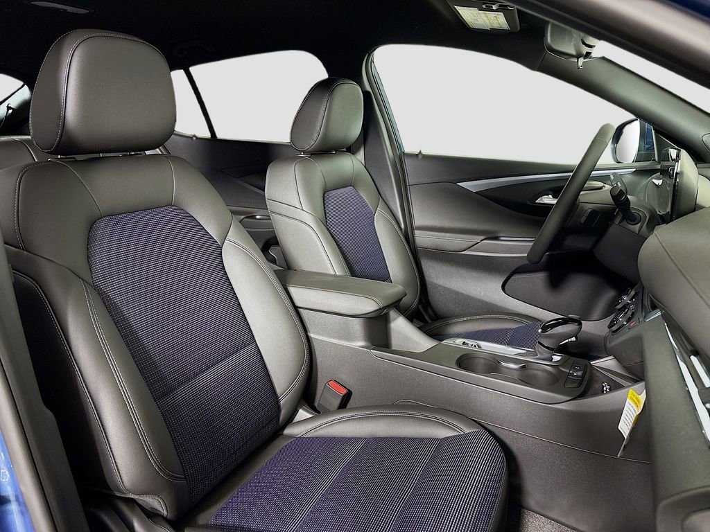 Used 2025 Buick Envista Preferred w/ Convenience I Package image 29