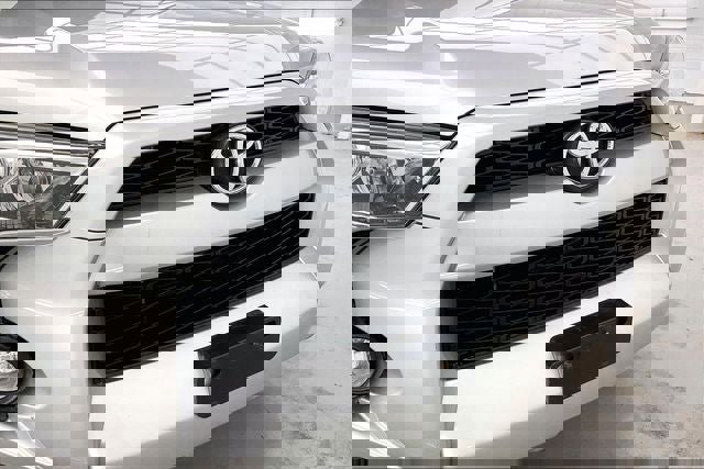 Used 2015 Toyota 4Runner SR5 image 28